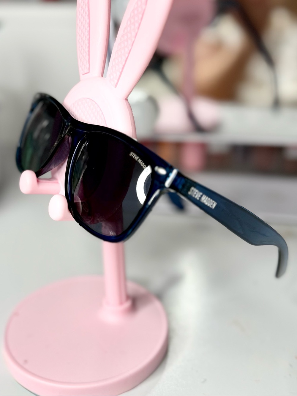 Steve Madden Navy Sunglasses/// Comes as seen